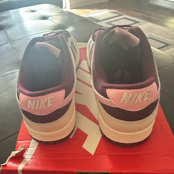Nike dunk low retro PRM men’s size 10 Valentine’s Day - Picture 3 of 5